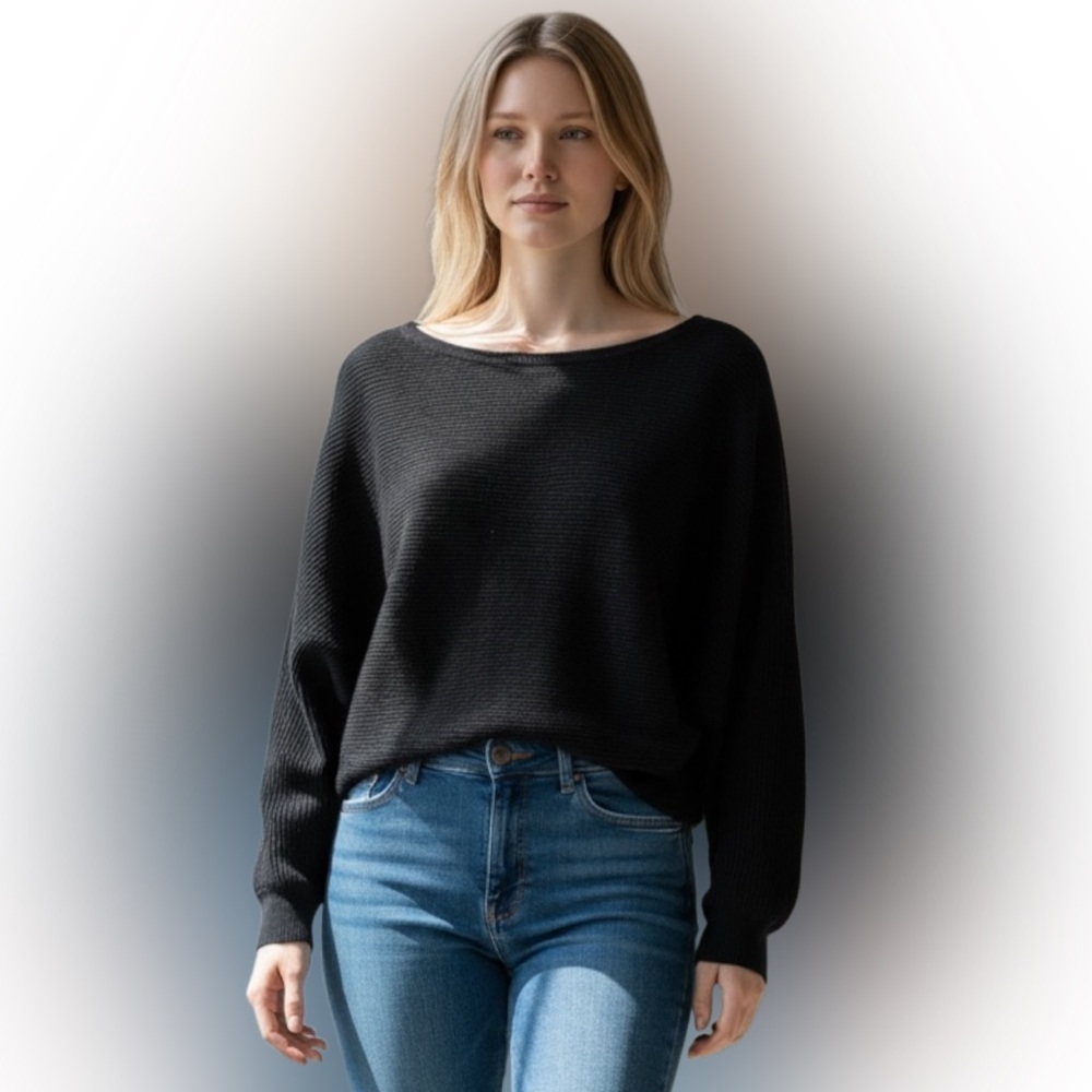 Express Women's Black Crew Neck Sweater